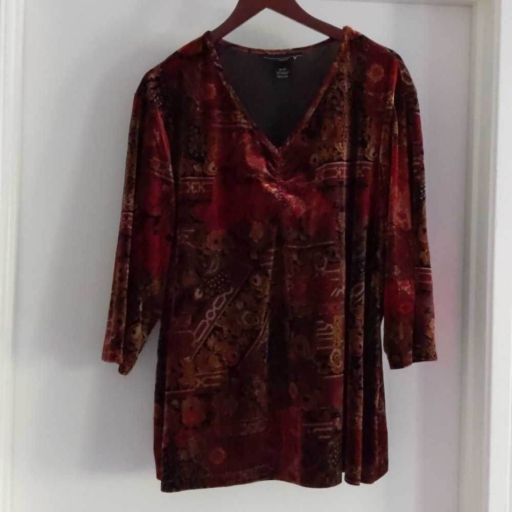 💝GIFTED💝 Red/Gold Floral Blouse 26/28